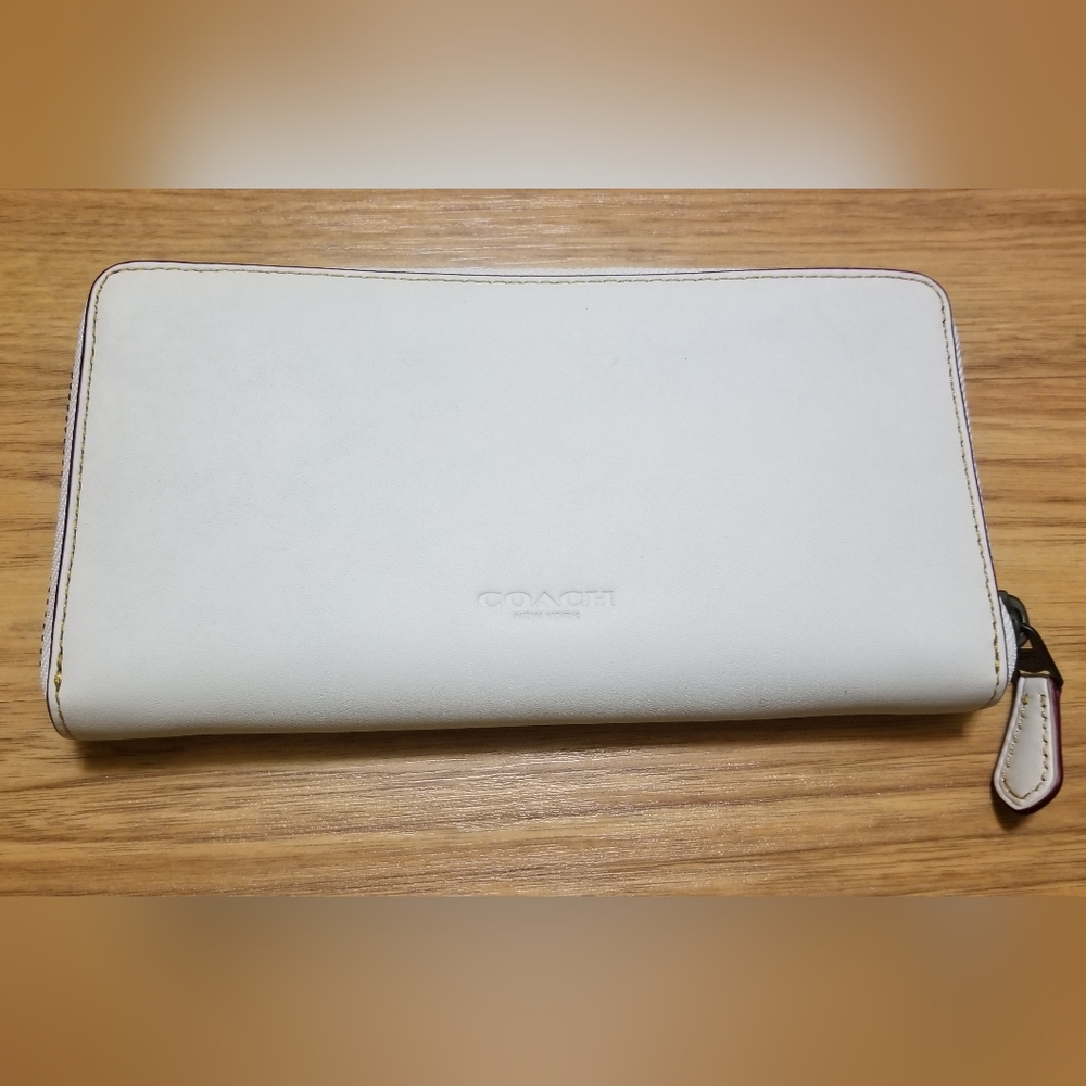 Coach Mickey Wallet - Picture 5 of 7